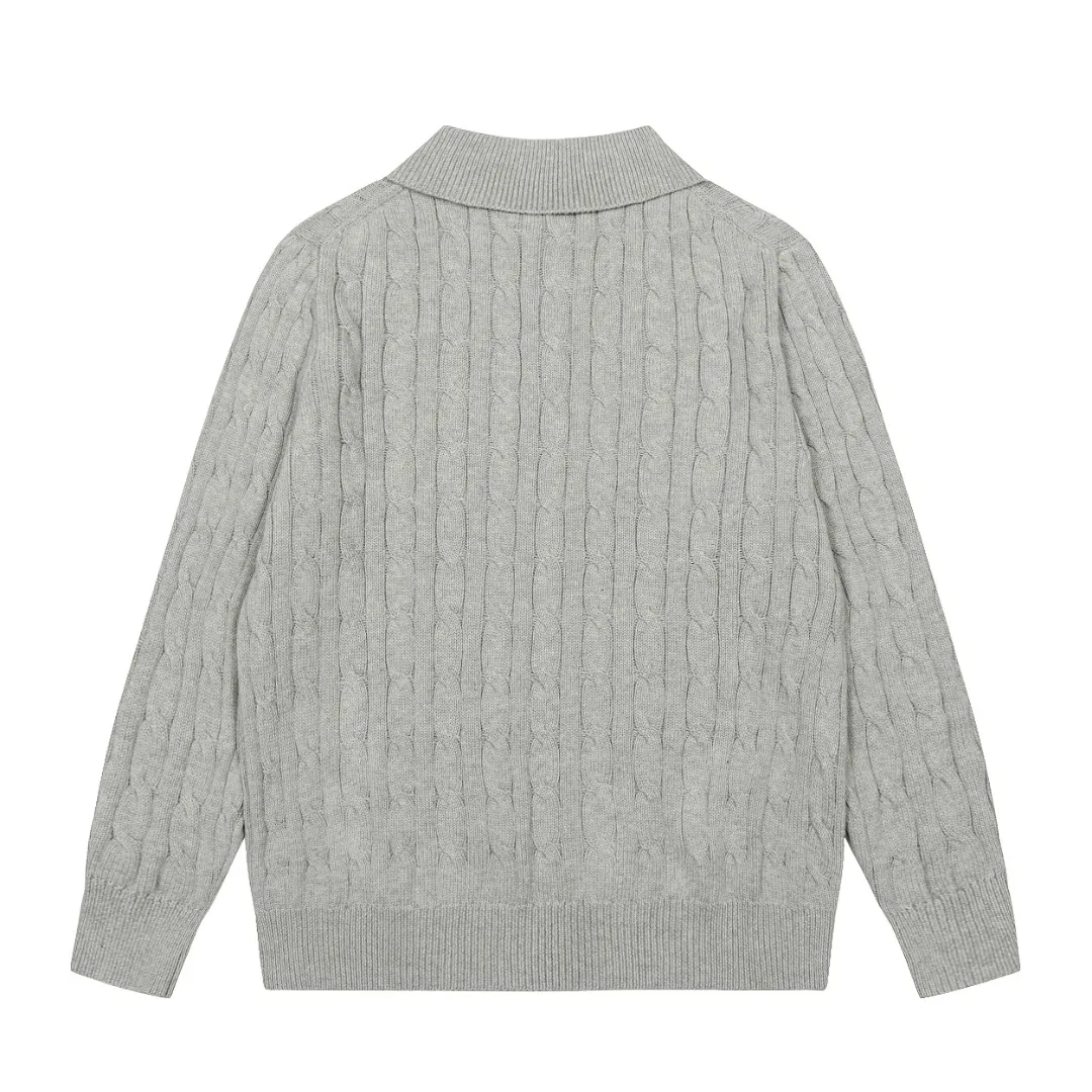 P250 Top quality" Style number: DS862# (not off the shelves all year round) [Ralph Lauren autumn and winter solid color pony embroidery logo knitted POLO lapel sweater] ✅Ralph Lauren Ralph Lauren classic basic lapel POLO same style knitted autumn and winter sweater for men and women ✅Main supplier platform live broadcast Wholesale entity Replenish when out of stock Not off the shelf ✅ZP quality 1:1 version Scan the code to enter the GF website Counter quality ✅Details and quality The only one in Guangzhou Imported high-quality cotton yarn, focusing on high-end, cost-effective, good quality needless to say ✅The version is restored to the original order, the maximum size can be worn up to 190 pounds, loose, comfortable and stress-free ✅The upper body is simple and easy to match, a must-have for men ootd, good-looking clothes are never picky, a must-have recommendation for couples' wardrobes Size: S-XL Color: Black White Gray Khaki Navy Blue White Label Navy Blue Red Label